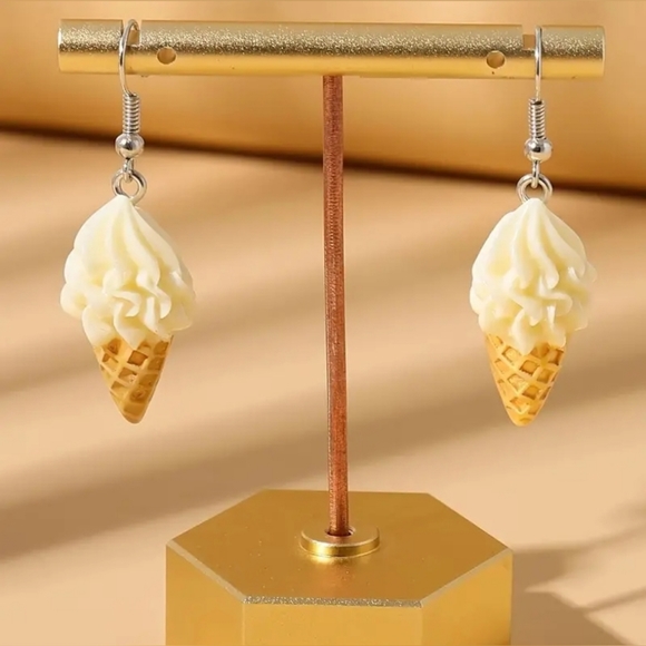 Vanilla Ice Cream Earrings - Picture 2 of 3